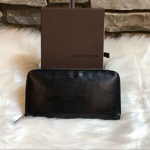 Louis Vuitton Epi Black Zippy Wallet